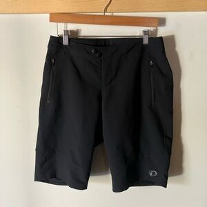 Pearl Izumi sz 6 mountain bike shorts